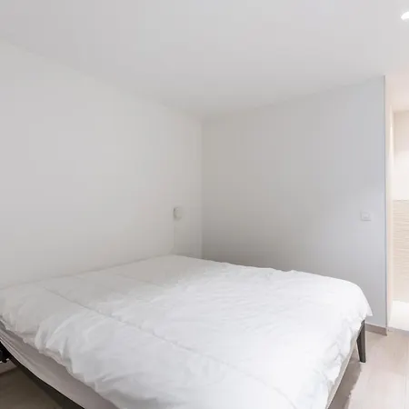 Apartment Manager0 - 0509 + Box 39 *